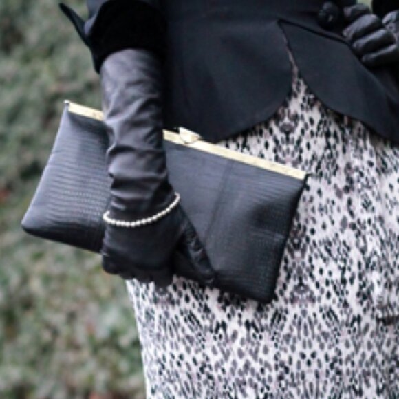 VINTAGE Etra Black Leather Crocodile Embossed Clutch - Picture 1 of 9